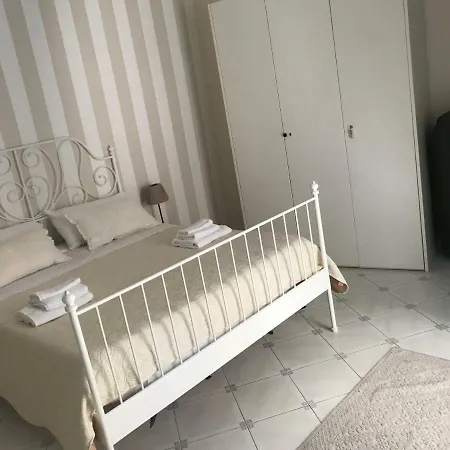 Borgo Santa Lucia * Неаполь