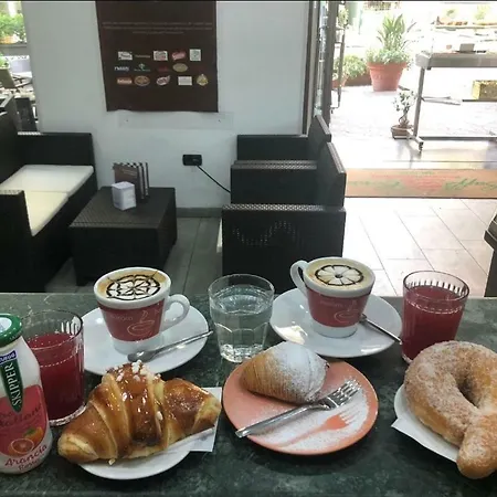 Апартаменты Borgo Santa Lucia Неаполь